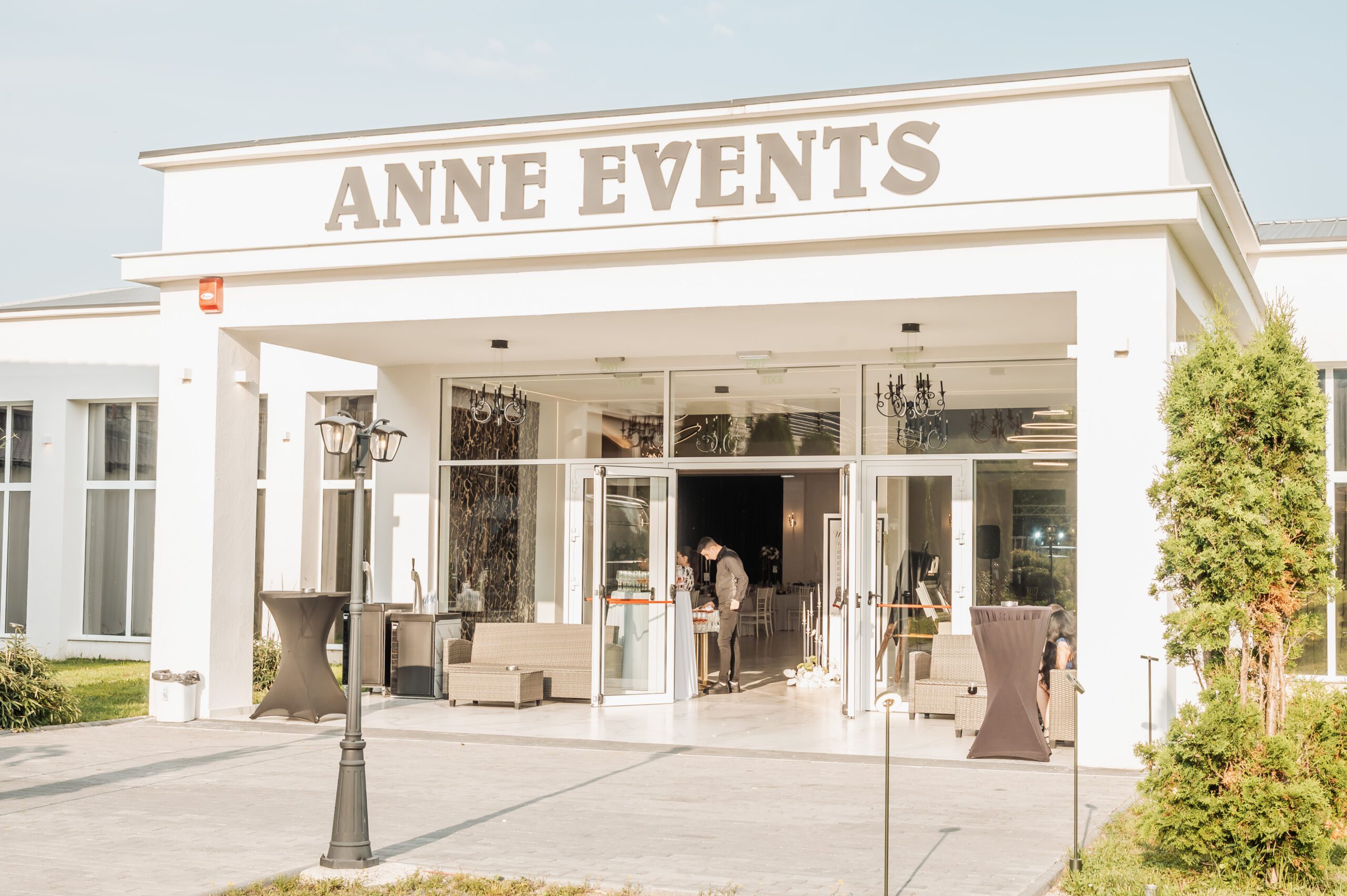 salonul-annes-darmanesti-10.jpg